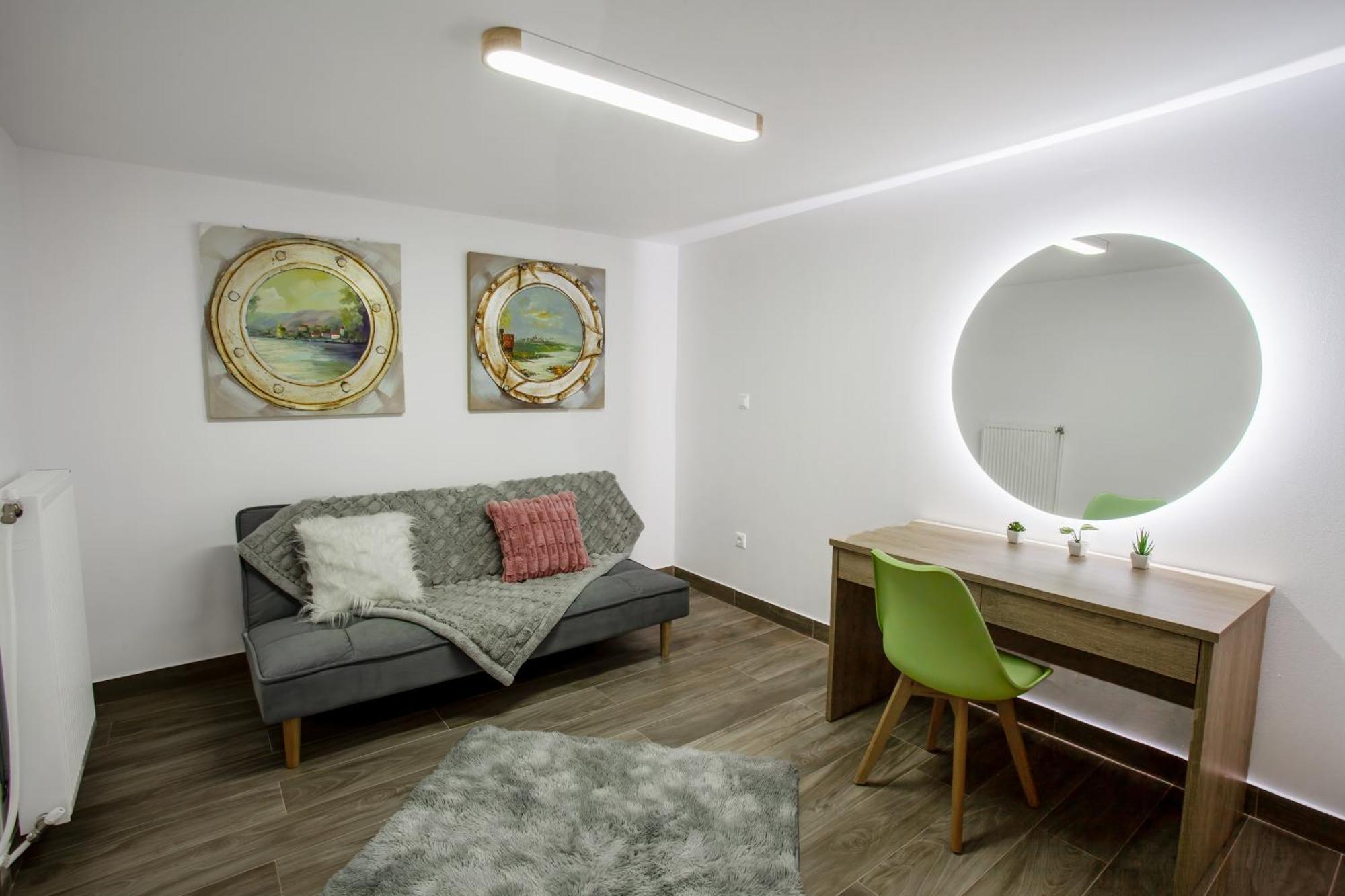 Airbnb - Bella Vista B Apartment *